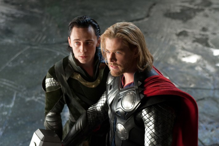 Loki-loki-thor-2011-24178896-2000-1333