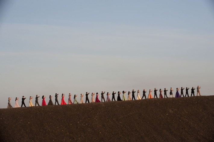 Pina-Dancers-Walking