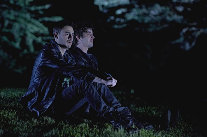 Lo que hacemos en las sombras 11