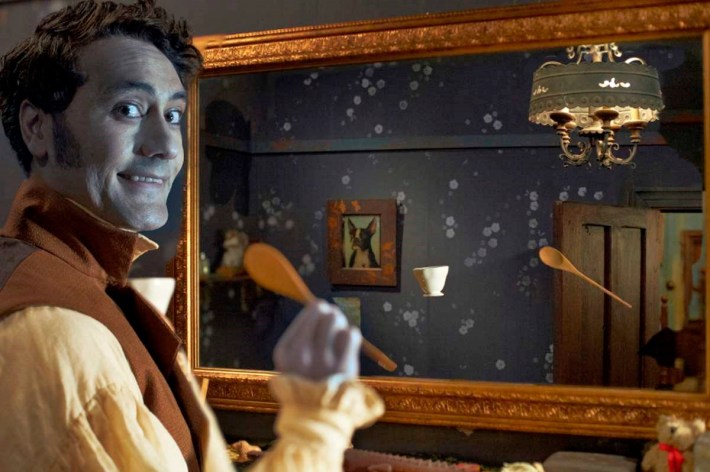 Lo que hacemos en las sombras 6